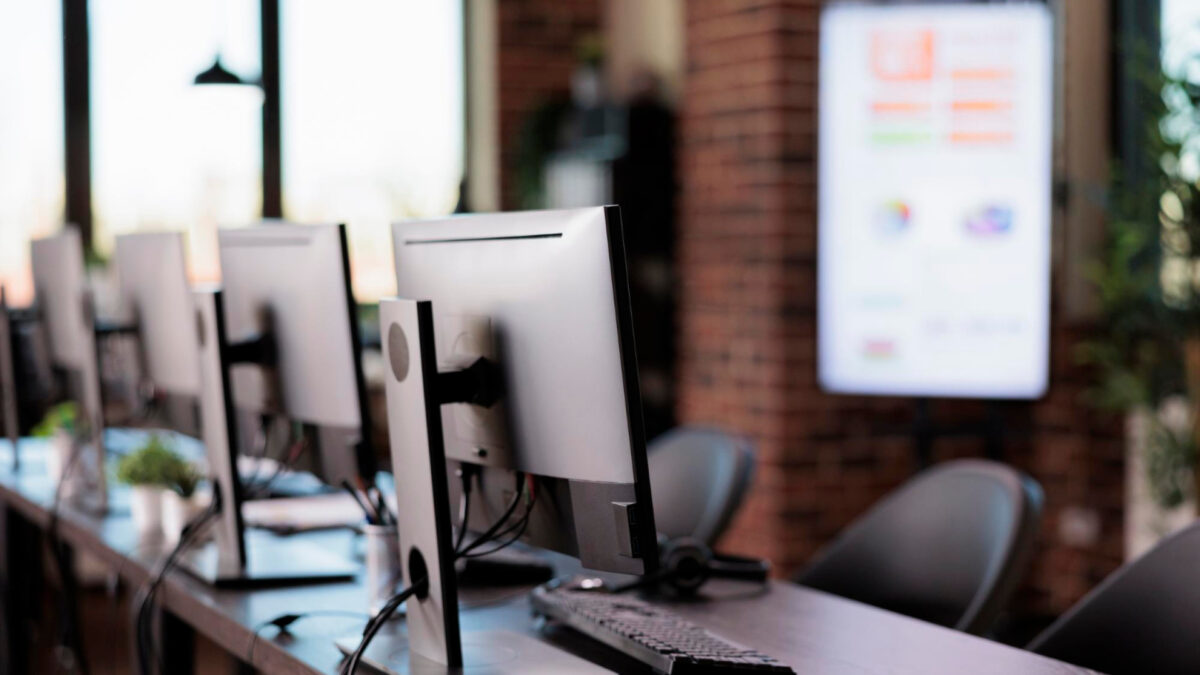 Trouver la taille d’écran parfaite : conseils selon vos besoins professionnels